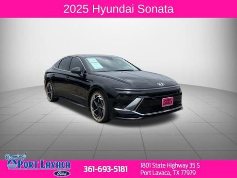 Used 2025 Hyundai Sonata SEL FWD image 1