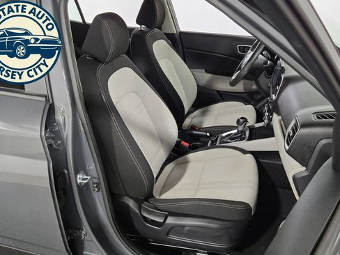 Used 2026 Hyundai Venue SEL FWD image 34