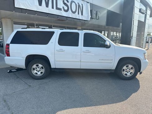 Used 2009 Chevrolet Suburban LT AWD/4WD image 5