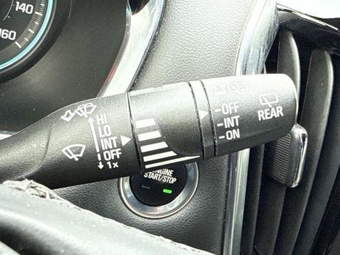 Used 2024 Chevrolet Traverse LT FWD image 15
