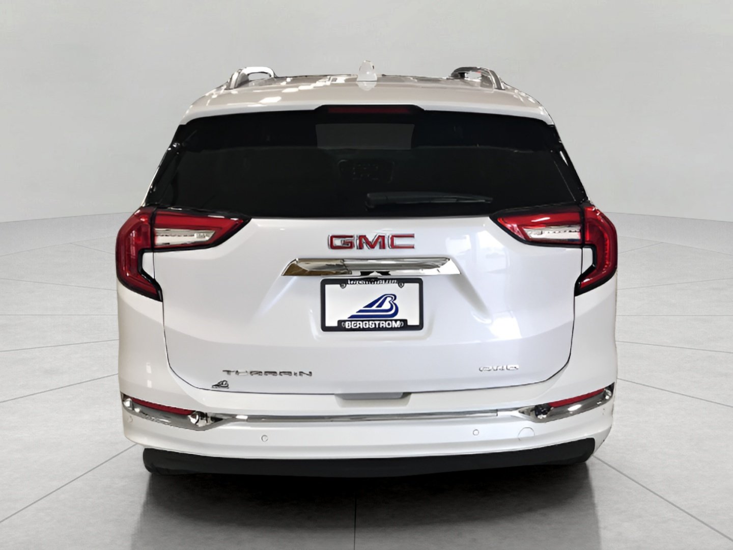 Used 2022 GMC Terrain Denali w/ Denali Premium Package AWD/4WD image 28