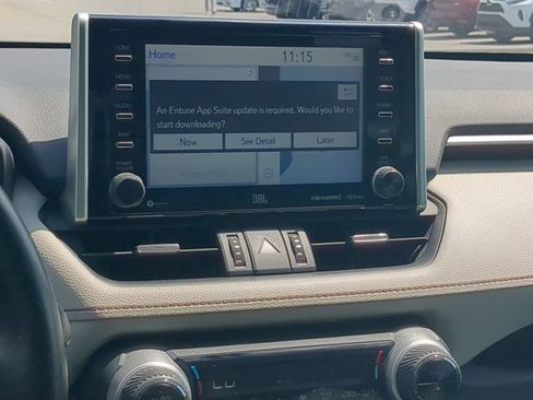 Used 2019 Toyota RAV4 Limited image 15