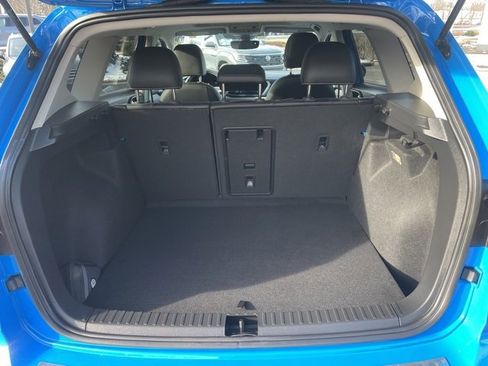 Certified 2023 Volkswagen Taos SE w/ Panoramic Sunroof Package image 9