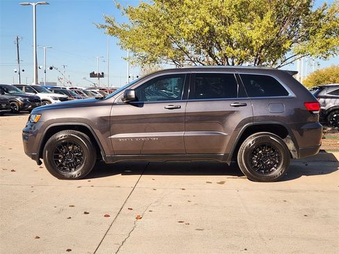 Used 2020 Jeep Grand Cherokee Laredo image 12