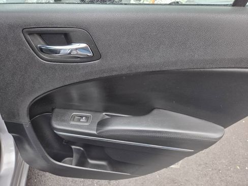 Used 2014 Dodge Charger SE w/ Connectivity Group image 12