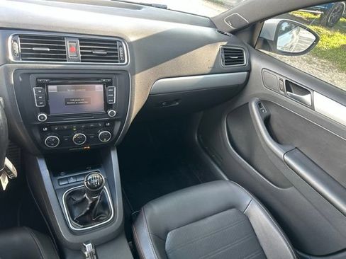 Used 2013 Volkswagen Jetta GLI Autobahn FWD image 11