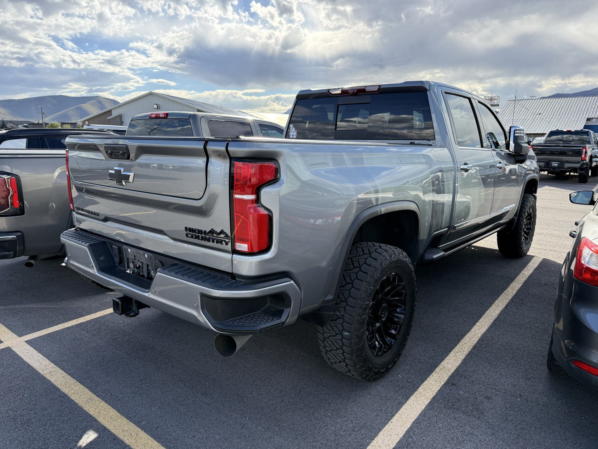Used 2024 Chevrolet Silverado 3500 High Country w/ High Country Premium Package AWD/4WD image 5