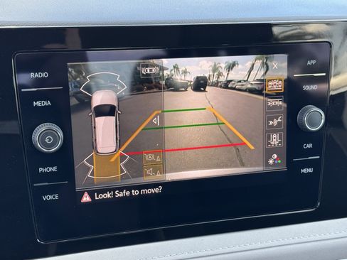 Used 2025 Volkswagen Taos SE image 27