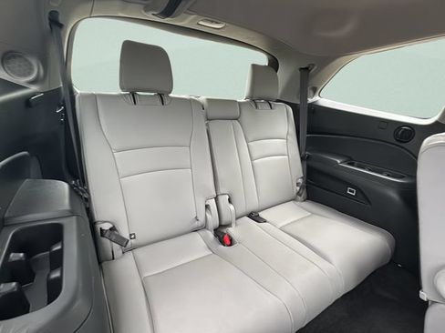 Certified 2022 Honda Pilot Touring image 16