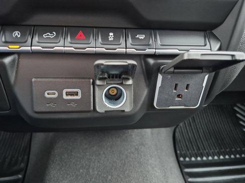 Used 2022 Chevrolet Silverado 1500 Custom image 20