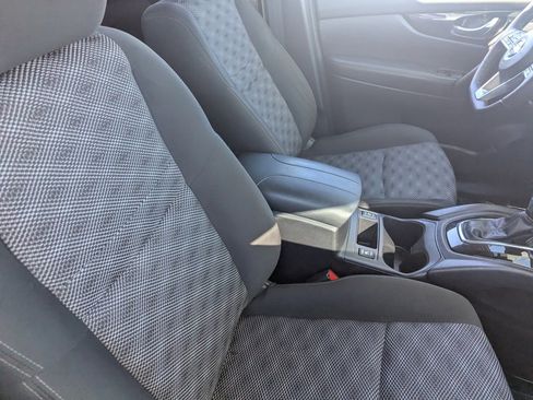 Certified 2022 Nissan Rogue Sport SV image 11