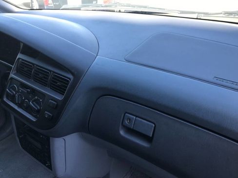 Used 1999 Toyota Sienna XLE image 26