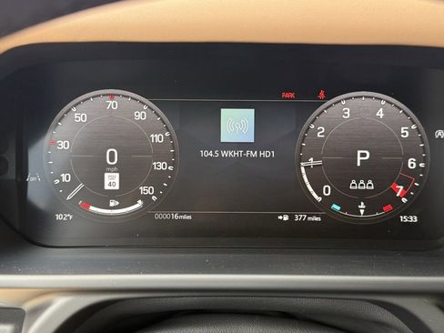 New 2025 Land Rover Defender 110 S image 28