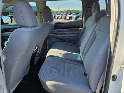 Used 2015 Toyota Tacoma PreRunner image 6