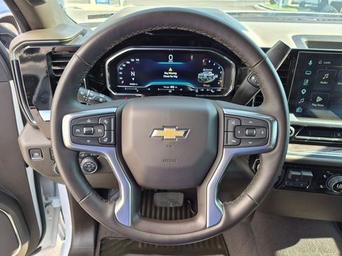 Used 2025 Chevrolet Silverado 3500 LTZ AWD/4WD image 16