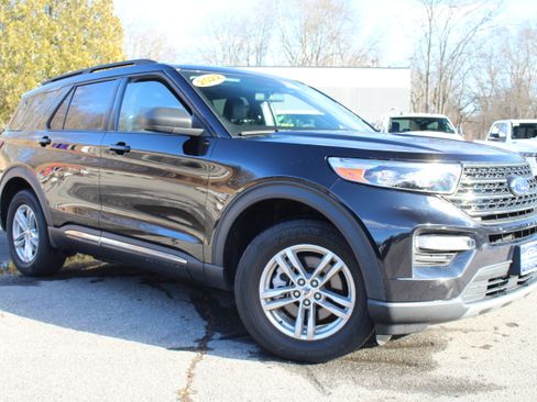 Used 2022 Ford Explorer XLT w/ Equipment Group 202A image 5