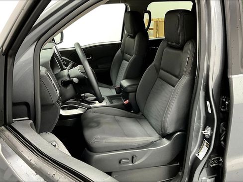 Used 2024 Nissan Frontier SV image 31