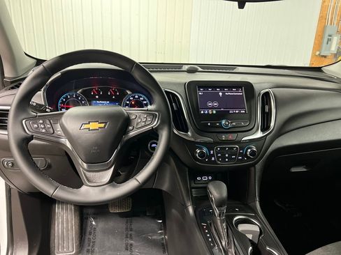 Used 2024 Chevrolet Equinox LT AWD/4WD image 15