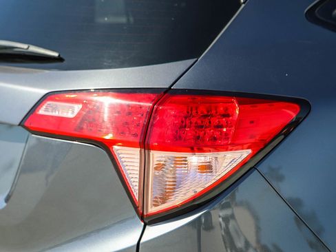 Used 2018 Honda HR-V EX image 9