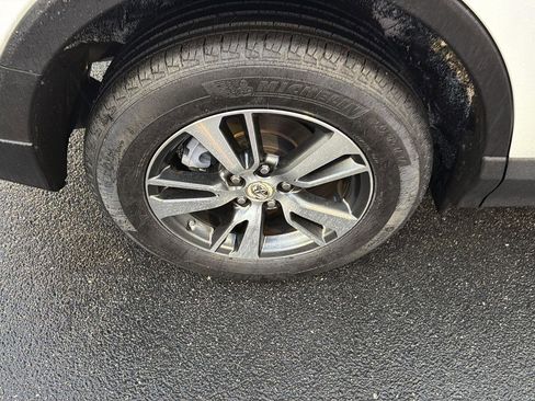 Used 2018 Toyota RAV4 XLE FWD image 37