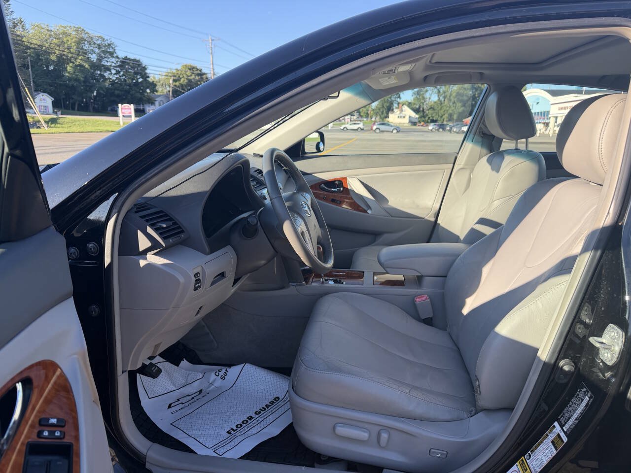 Used 2010 Toyota Camry XLE FWD image 10