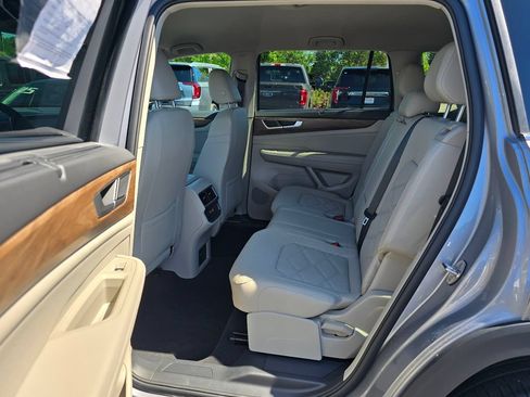 Used 2024 Volkswagen Atlas SE AWD/4WD image 25
