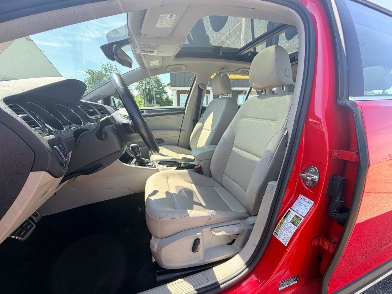 Used 2019 Volkswagen Golf Alltrack SE AWD/4WD image 16