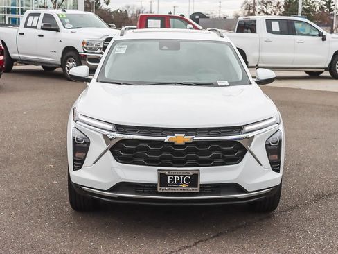 New 2026 Chevrolet Trax LT w/ Sunroof Package image 6