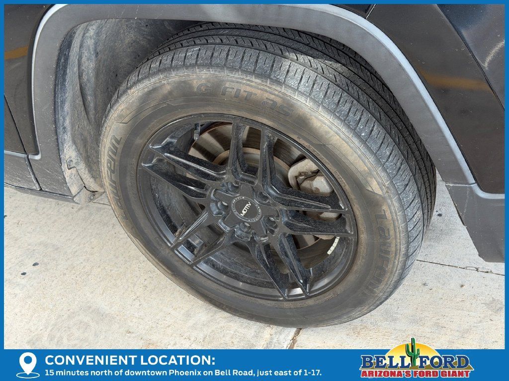 Used 2018 Jeep Cherokee Latitude Plus FWD image 6