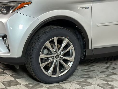 Used 2016 Toyota RAV4 Limited image 4