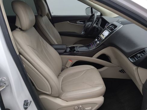 Used 2017 Lincoln MKX Reserve w/ Driver Assistance Package FWD image 21