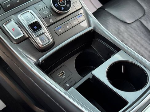 Used 2021 Hyundai Santa Fe Calligraphy image 32