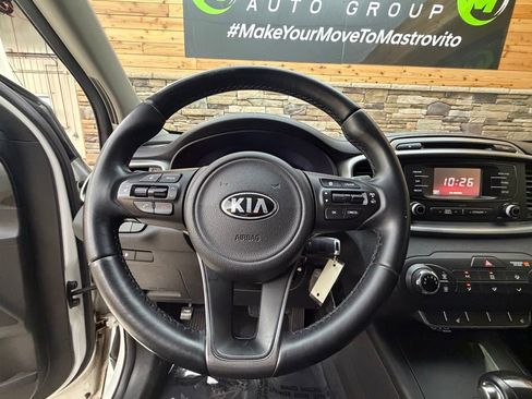 Used 2016 Kia Sorento LX w/ LX Convenience Package AWD/4WD image 17
