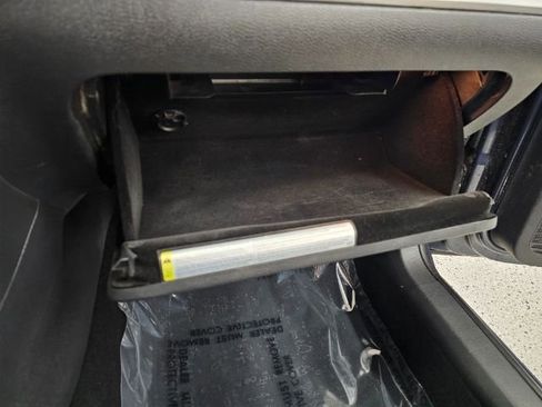 Used 2011 Volkswagen Golf 4dr HB Auto image 17