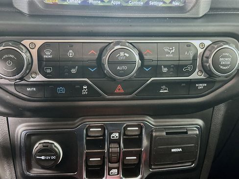 Used 2023 Jeep Wrangler Sahara w/ Cold Weather Group image 23