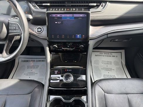 Used 2022 Jeep Grand Cherokee Limited AWD/4WD image 24