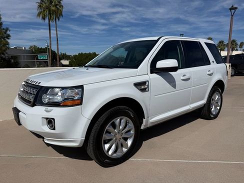 Used 2015 Land Rover LR2 HSE LUX image 3