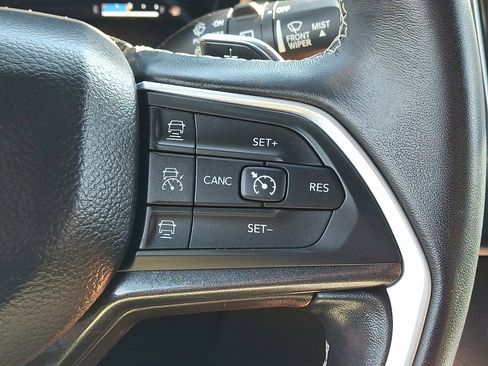 Used 2022 Jeep Grand Cherokee L Laredo image 22