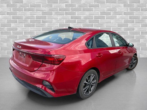 Used 2023 Kia Forte LXS FWD image 4