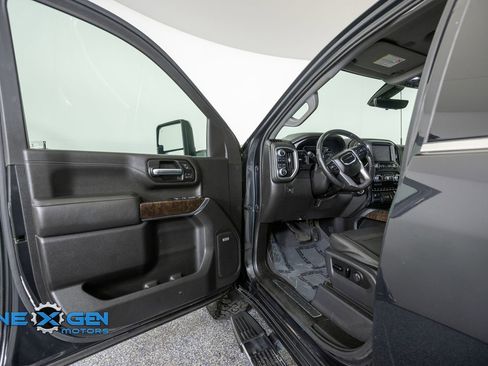 Used 2020 GMC Sierra 2500 Denali w/ Denali Ultimate Package AWD/4WD image 9