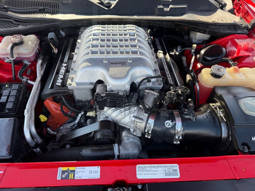 Used 2015 Dodge Challenger SRT Hellcat RWD image 18