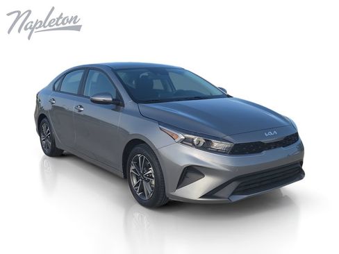 Used 2023 Kia Forte LXS w/ LXS Technology Package FWD image 8