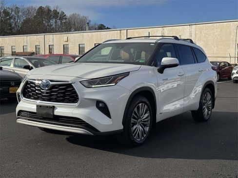 Used 2020 Toyota Highlander Limited Platinum image 25