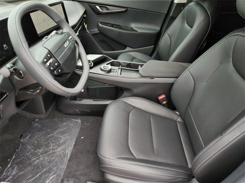 New 2025 Kia EV6 Wind image 9