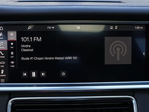 Used 2018 Porsche Panamera 4S w/ Premium Package Plus image 28