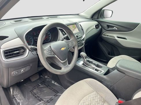 Used 2022 Chevrolet Equinox LS FWD image 9