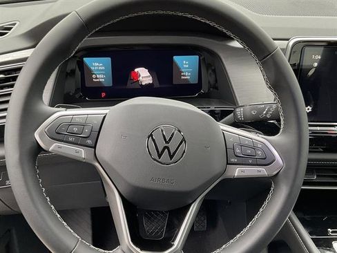 New 2026 Volkswagen Atlas Cross Sport SE image 8