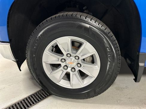 Used 2025 Chevrolet Silverado 1500 LT AWD/4WD image 9