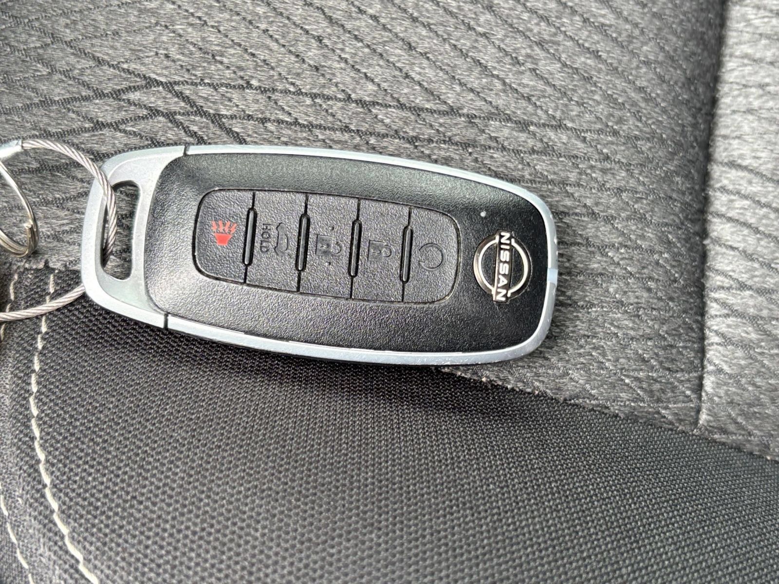 Used 2025 Nissan Rogue SV FWD image 20