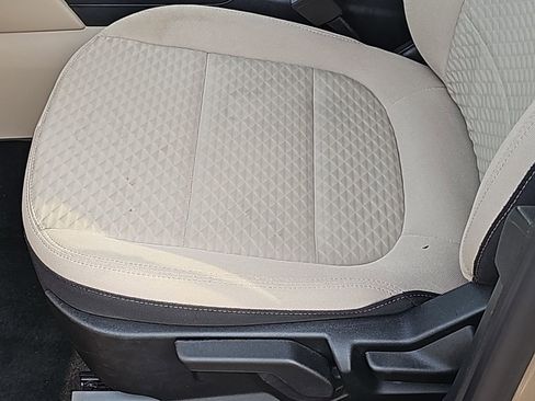 Used 2021 Ford Escape SE image 18